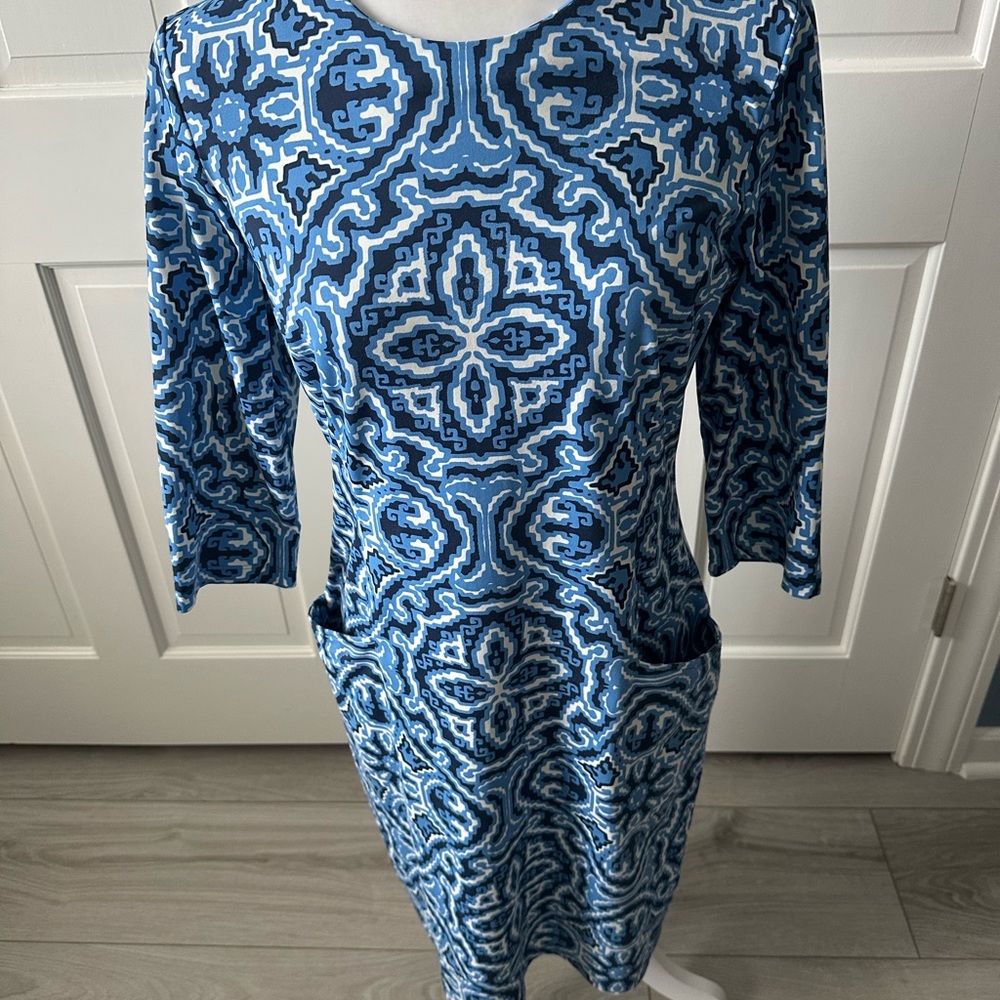 J McLaughlin Blue/white Patterned Long-Sleeve Dress w/Pockets size M worn once